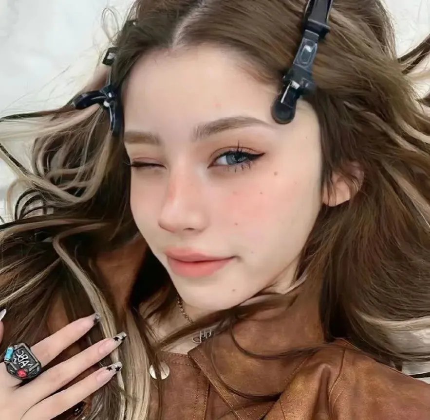 好女三头瞒